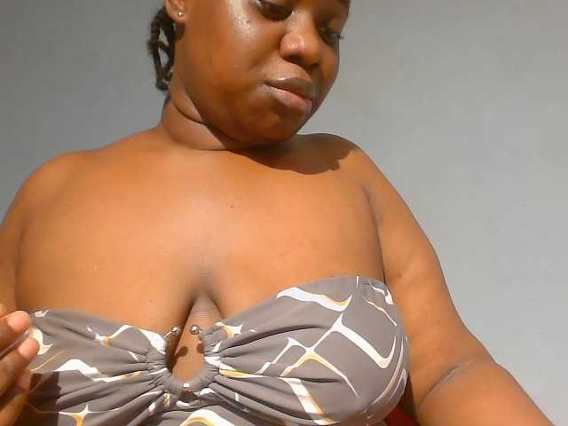 Freakyslut5 webcam bongacams model stream image