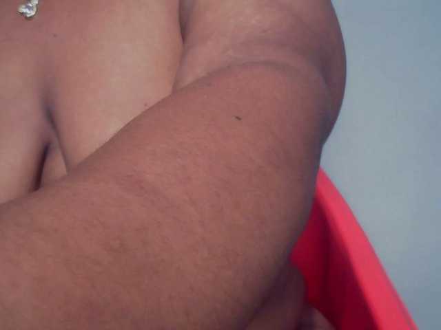 Freakyslut5 webcam bongacams model stream image