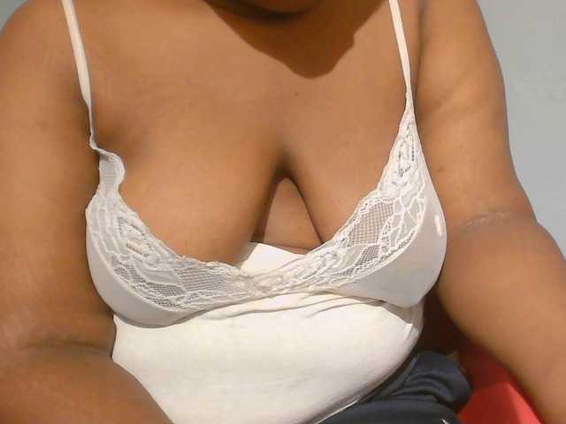 Freakyslut5 from BongaCams