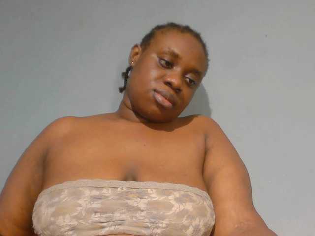 Freakyslut5 webcam bongacams model stream image