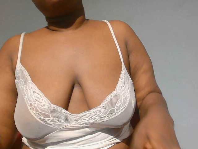 Freakyslut5 webcam bongacams model stream image