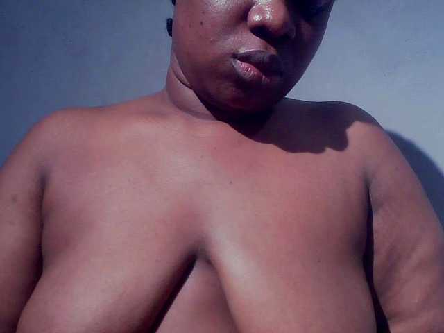 Freakyslut5's BongaCams show and profile