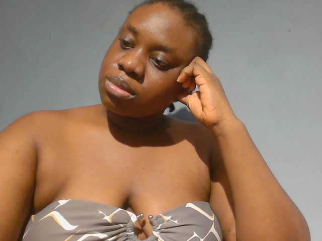 Freakyslut5 webcam bongacams model stream image