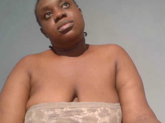 Freakyslut5 webcam bongacams model stream image