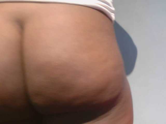 Freakyslut5 from BongaCams