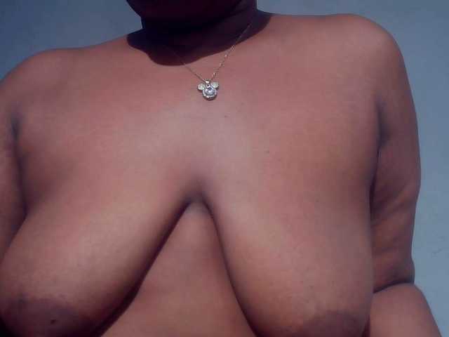 Freakyslut5's BongaCams show and profile