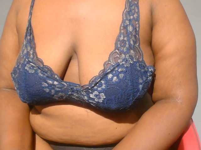 Freakyslut5 from BongaCams