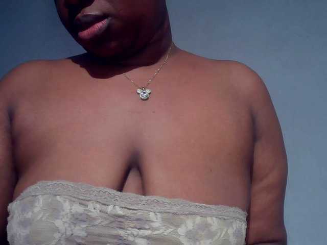 Freakyslut5's BongaCams show and profile