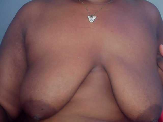 Freakyslut5 webcam bongacams model stream image