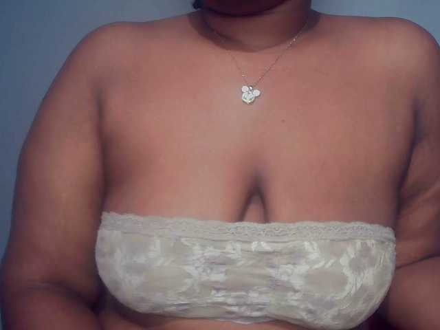 Freakyslut5 webcam bongacams model stream image