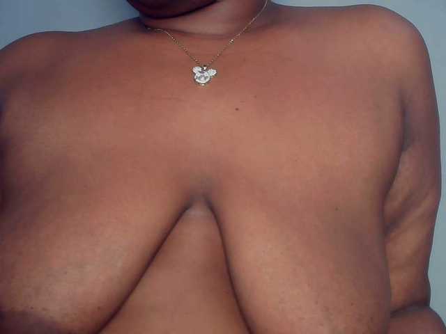 Freakyslut5's BongaCams show and profile