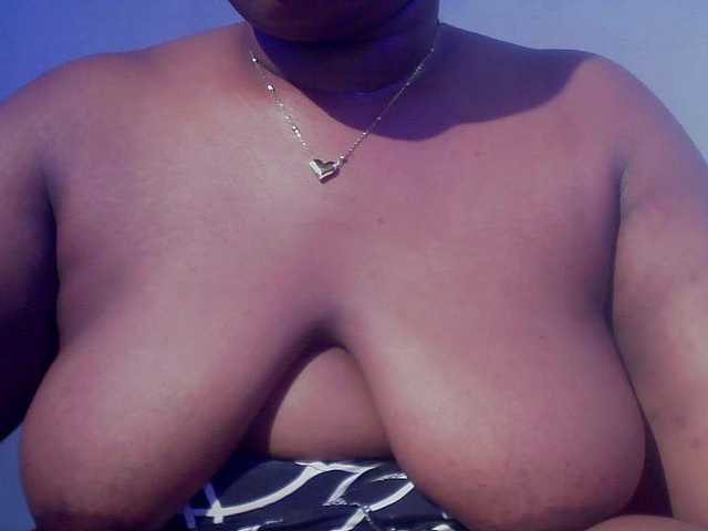 Freakyslut5's BongaCams show and profile