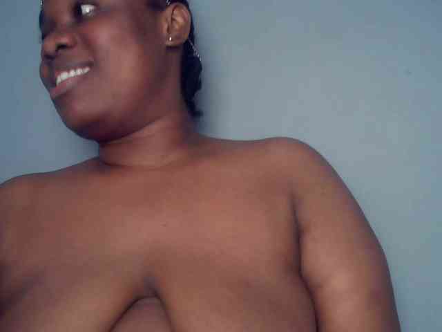 Freakyslut5 Live Webcam on BongaCams