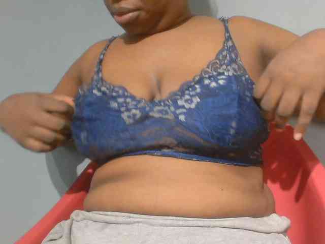 Freakyslut5 Live Webcam on BongaCams