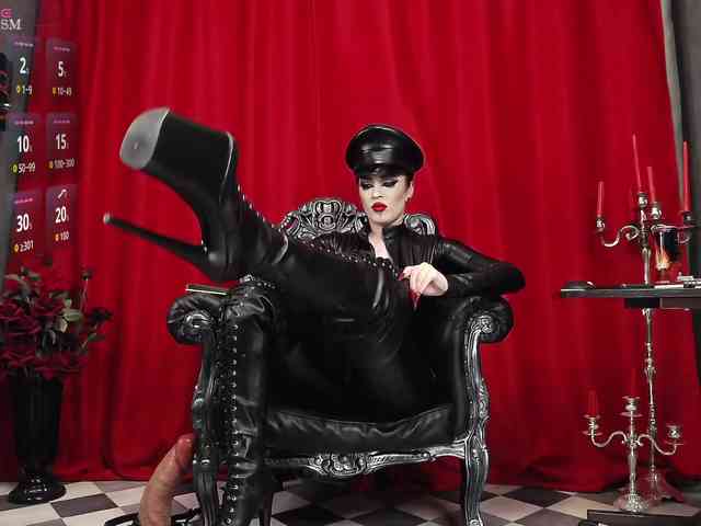 MistressVenena webcam