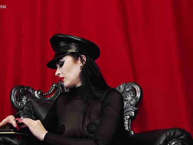 MistressVenena webcam