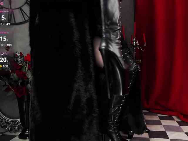 MistressVenena webcam