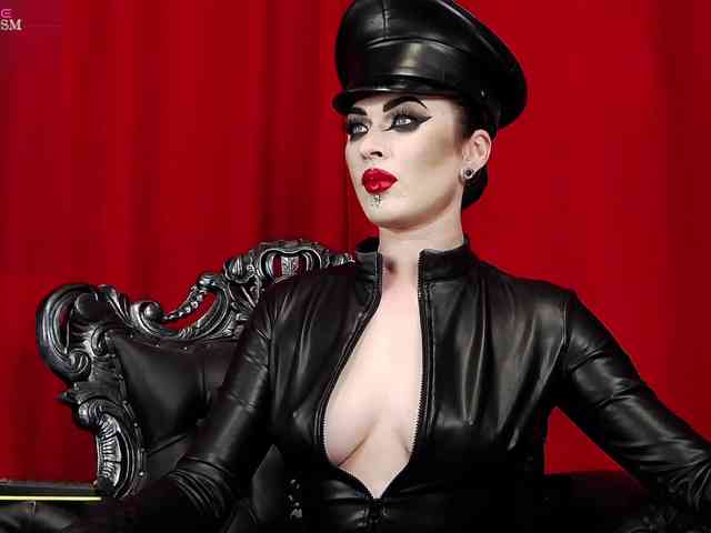 MistressVenena webcam