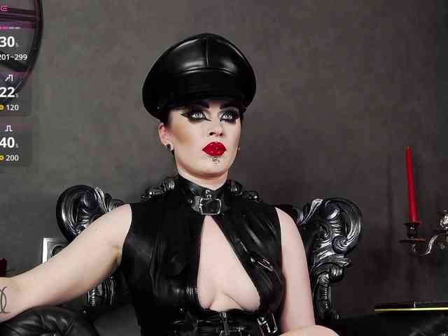 MistressVenena webcam