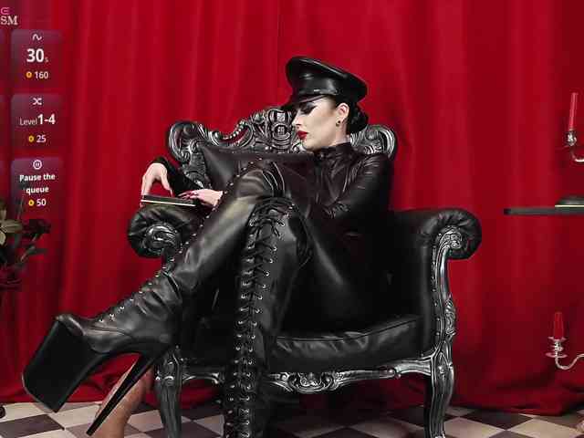 MistressVenena webcam