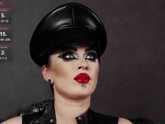 MistressVenena webcam