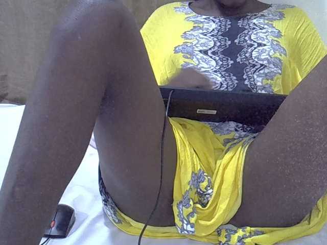 Bigbutts's BongaCams show and profile