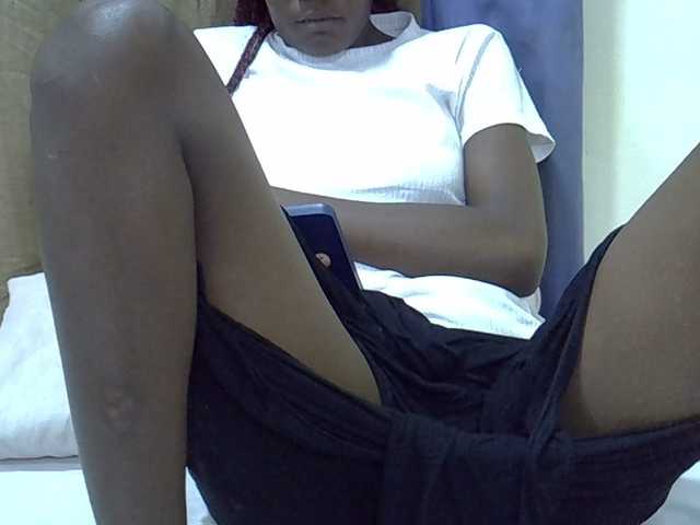 Bigbutts's BongaCams show and profile