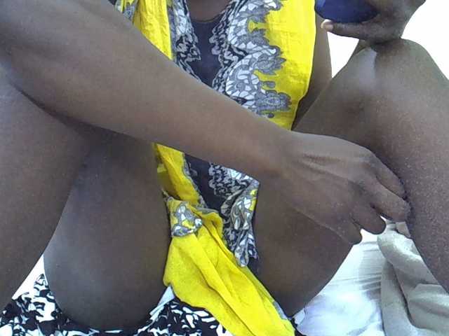 Bigbutts's BongaCams show and profile