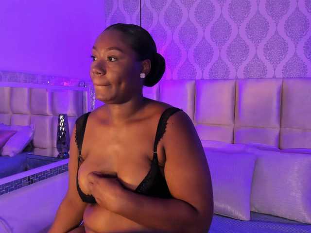  EvelynBrooks chat room