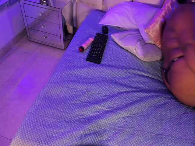  EvelynBrooks chat room