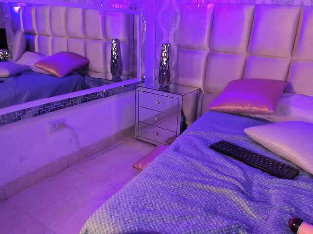 EvelynBrooks from BongaCams is Freechat