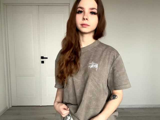 Explore 18 years old Lil-RO-XO from BongaCams Lil-RO-XO from BongaCams