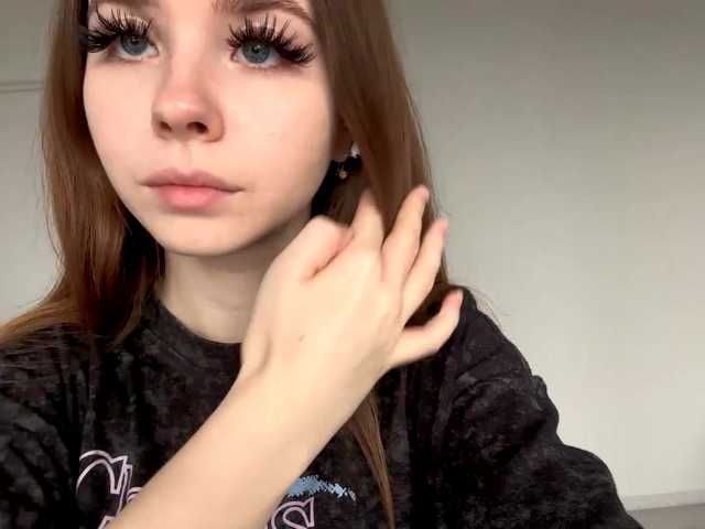 Explore 18 years old Lil-RO-XO from BongaCams Lil-RO-XO from BongaCams
