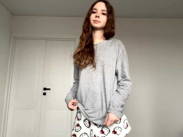 Check-out the amazing livestreamer Lil-RO-XO as she's caressing her body Lil-RO-XO from BongaCams