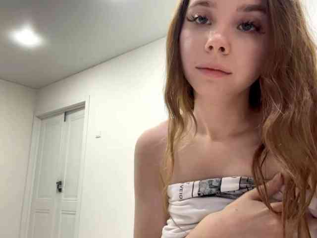 Lil-RO-XO webcam