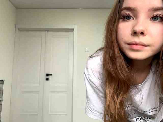 Lil-RO-XO webcam