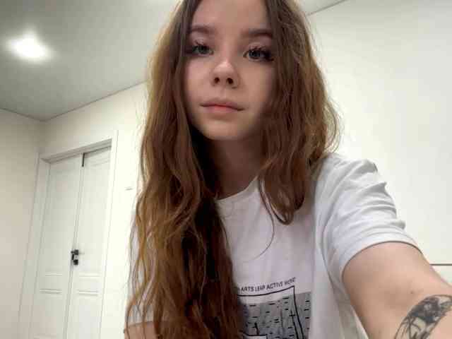 Lil-RO-XO webcam