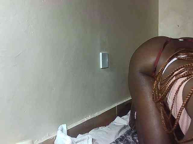 Naughtyviv webcam