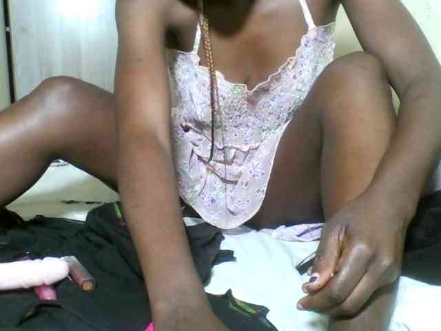 Naughtyviv webcam