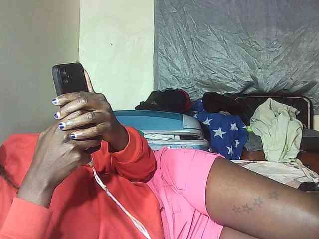 Naughtyviv webcam