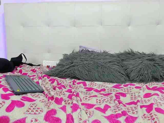AntonellaaLove webcam