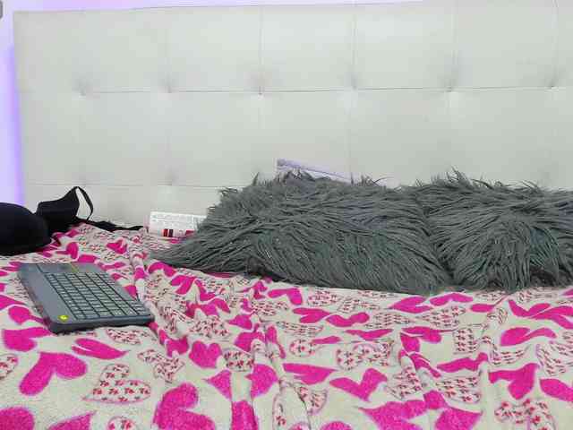 AntonellaaLove webcam