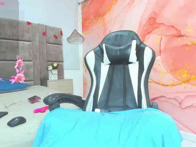 laliItaclark Live Webcam on BongaCams