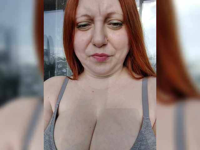 MilfaSguirt live cam profile