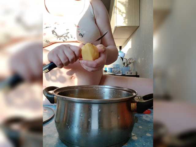 MilfaSguirt's BongaCams show and profile