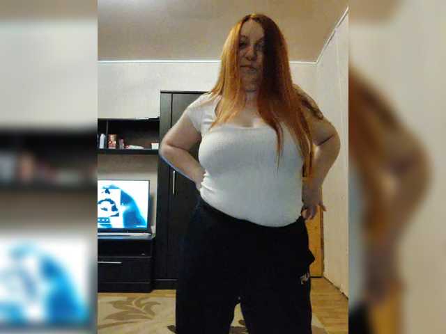 MilfaSguirt's BongaCams show and profile