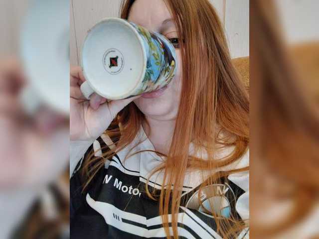 MilfaSguirt's BongaCams show and profile