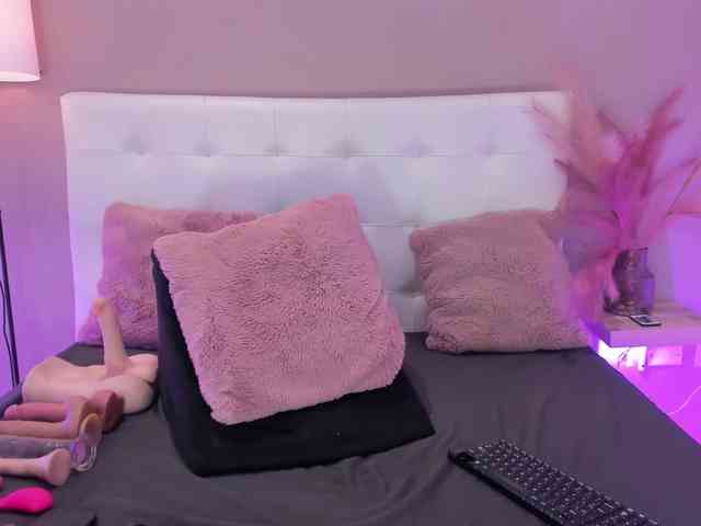 AlayshaJohnson AlayshaJohnson