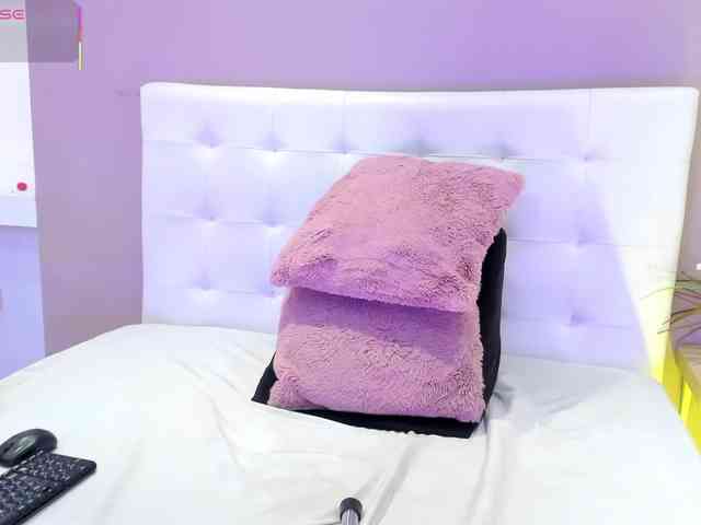 AlayshaJohnson AlayshaJohnson