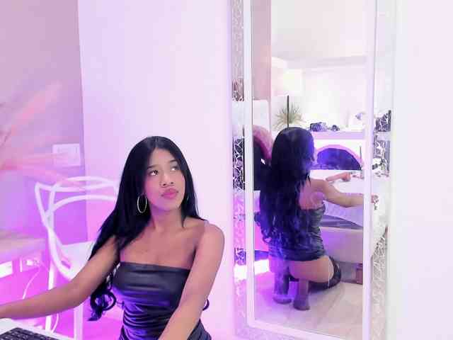 AlayshaJohnson webcam